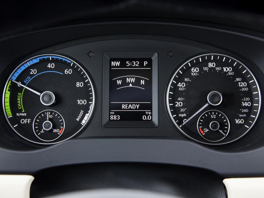  Volkswagen Jetta Hybrid 2012 года  (US) (фото 22 из 24)